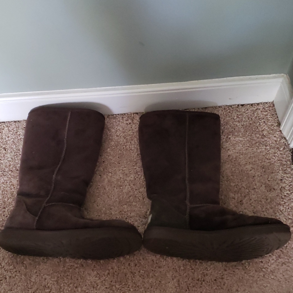 Uggs, dark brown, tall